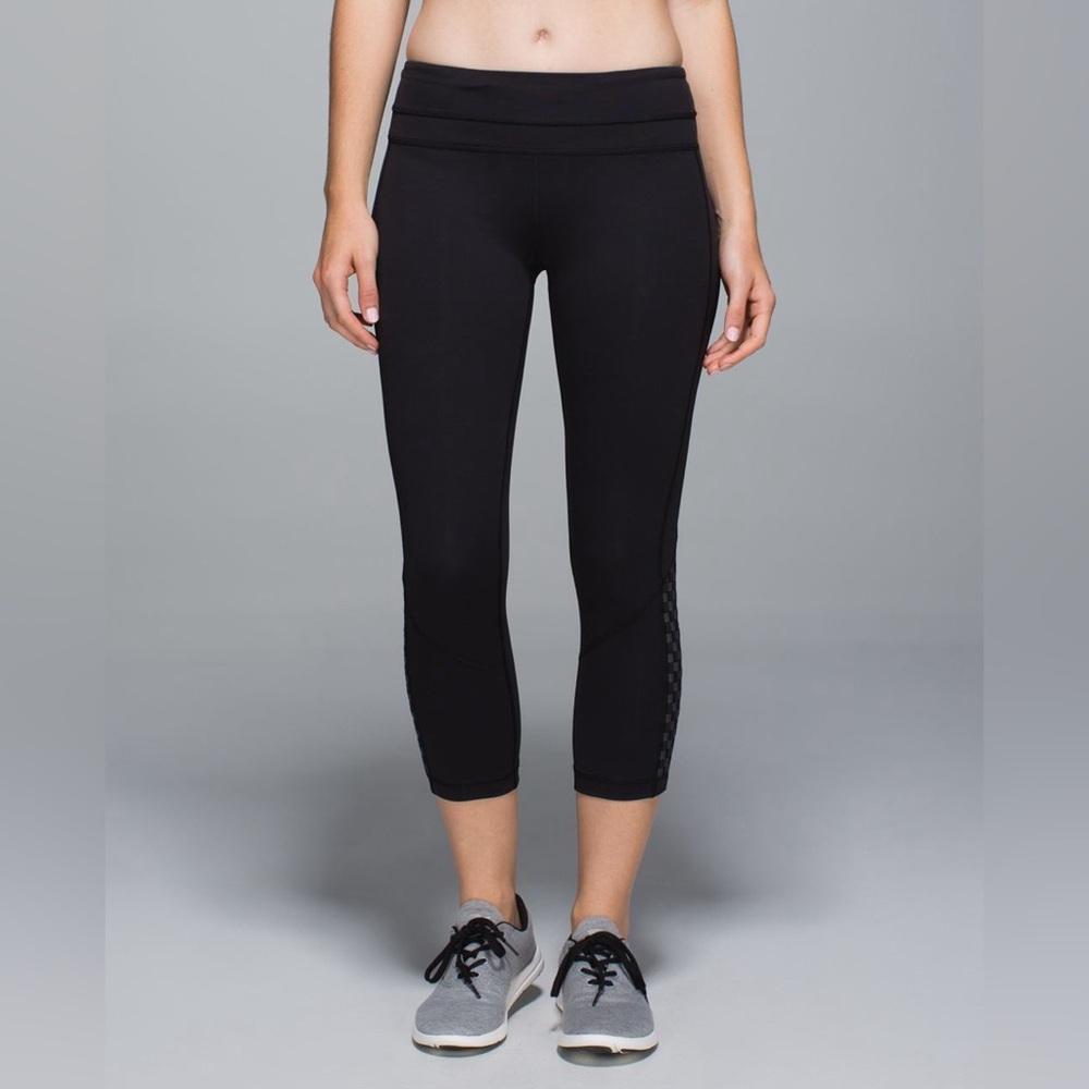 Lululemon Black Run: Inspire Crop II *Reflective Size 10